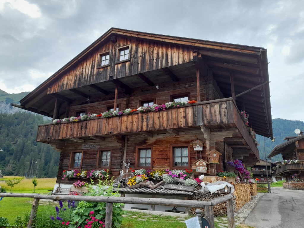 Sappada sulle Dolomiti, uno dei borghi più belli - immagine 3