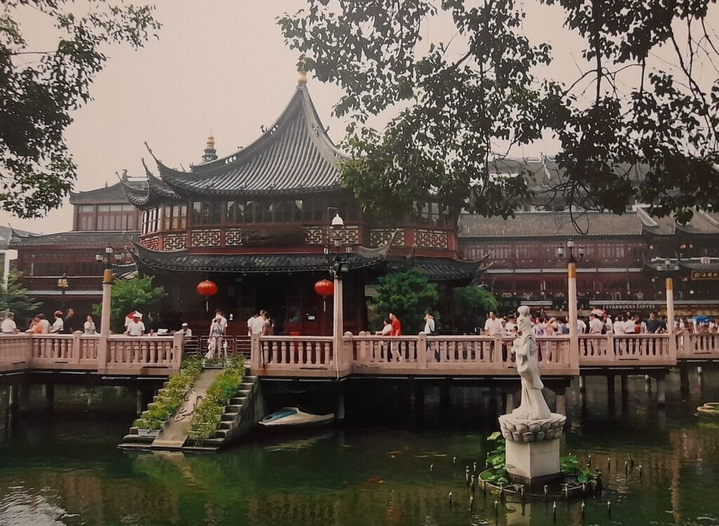 Shanghai, tea house, templi e giardini della città vecchia - immagine 5